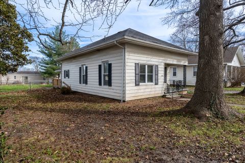 Tiny photo for 202 S Bush Avenue, Hurst, IL 62949 (MLS # 12597827)