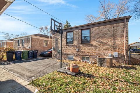 A home in Evergreen Park