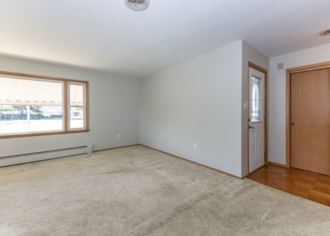 Tiny photo for 989 Dayton Court, Galesburg, IL 61401 (MLS # 12602327)