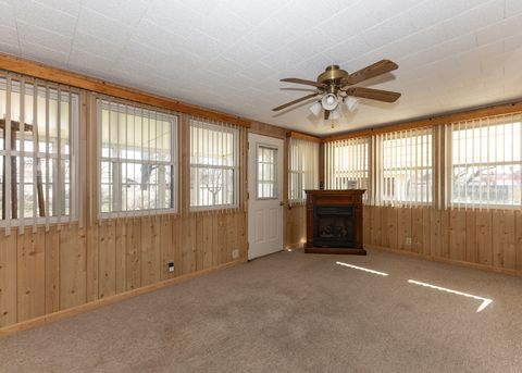 Tiny photo for 989 Dayton Court, Galesburg, IL 61401 (MLS # 12602327)