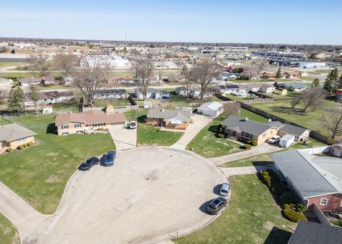 Tiny photo for 989 Dayton Court, Galesburg, IL 61401 (MLS # 12602327)