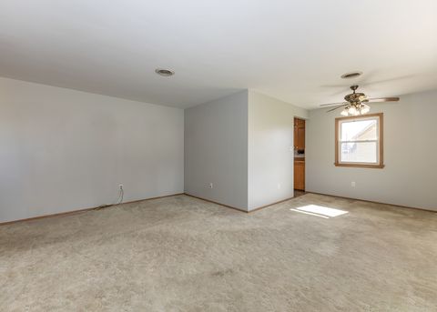 Tiny photo for 989 Dayton Court, Galesburg, IL 61401 (MLS # 12602327)