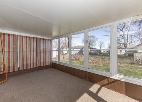 Tiny photo for 989 Dayton Court, Galesburg, IL 61401 (MLS # 12602327)