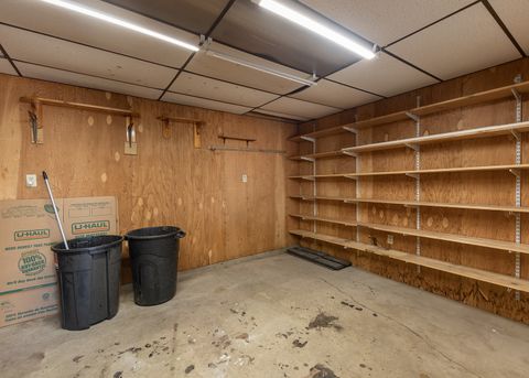 Tiny photo for 989 Dayton Court, Galesburg, IL 61401 (MLS # 12602327)