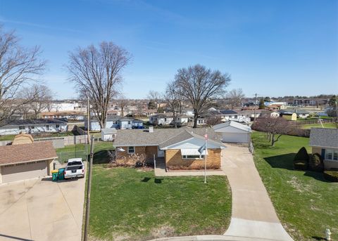 Tiny photo for 989 Dayton Court, Galesburg, IL 61401 (MLS # 12602327)