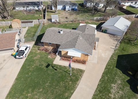 Tiny photo for 989 Dayton Court, Galesburg, IL 61401 (MLS # 12602327)