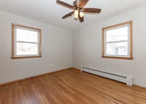 Tiny photo for 989 Dayton Court, Galesburg, IL 61401 (MLS # 12602327)