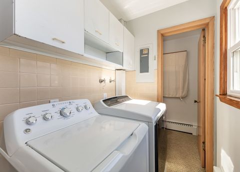 Tiny photo for 989 Dayton Court, Galesburg, IL 61401 (MLS # 12602327)