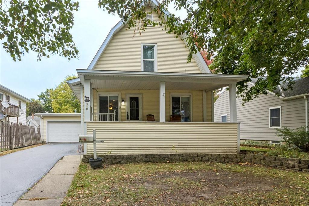 Photo for 310 S Sycamore Street, Genoa, IL 60135 (MLS # 12495354)