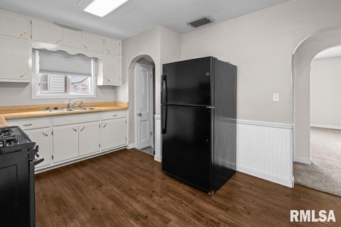 Tiny photo for 1916 33RD Street, Moline, IL 61265 (MLS # QC4269915)