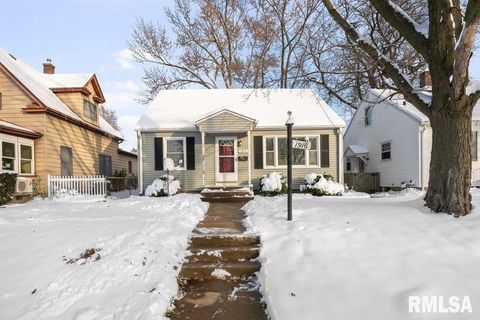 Photo of 1916 33RD Street, Moline, IL 61265 (MLS # QC4269915)