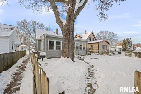 Tiny photo for 1916 33RD Street, Moline, IL 61265 (MLS # QC4269915)