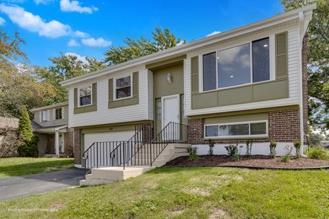 Photo of 5S761 Malibu Lane, Naperville, IL 60540 (MLS # 12485917)