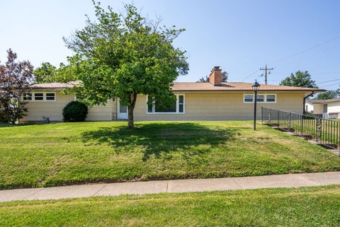 Photo of 2605 E Central Park Avenue, Davenport, IA 52803 (MLS # 12712459)