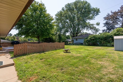 Tiny photo for 2605 E Central Park Avenue, Davenport, IA 52803 (MLS # 12712459)