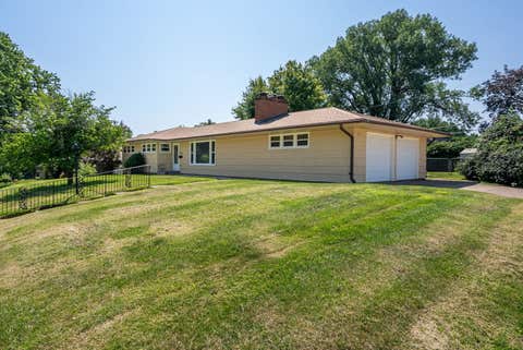 Tiny photo for 2605 E Central Park Avenue, Davenport, IA 52803 (MLS # 12712459)
