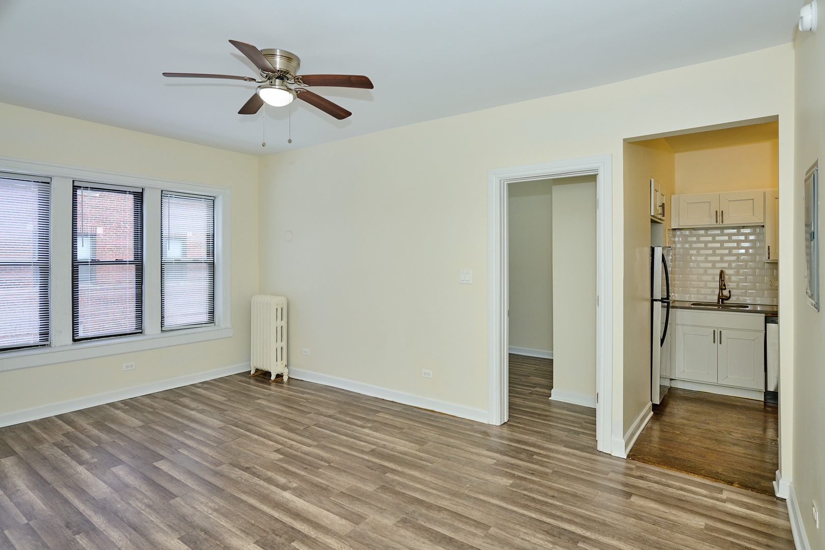 1355 W Touhy Avenue 2N