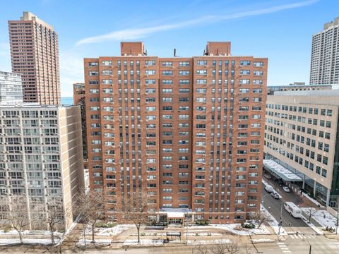 Photo of 2909 N Sheridan Road #1703, Chicago, IL 60657 (MLS # 12591879)