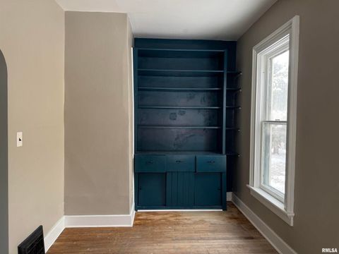 Tiny photo for 609 5TH Avenue S, Clinton, IA 52732 (MLS # QC4269955)