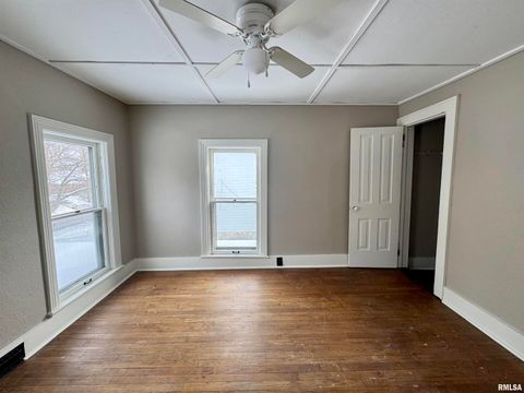 Tiny photo for 609 5TH Avenue S, Clinton, IA 52732 (MLS # QC4269955)