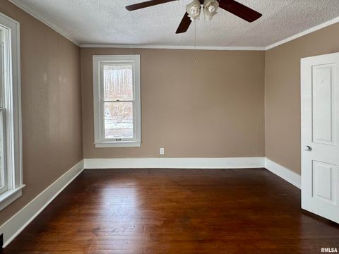 Tiny photo for 609 5TH Avenue S, Clinton, IA 52732 (MLS # QC4269955)