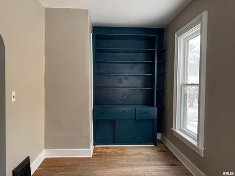 Tiny photo for 609 5th Ave S Avenue S, Clinton, IA 52732 (MLS # QC4269955)