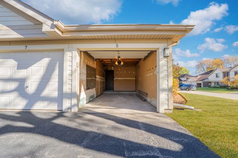 Tiny photo for 813 E Carriage Lane #5, Palatine, IL 60074 (MLS # 12507757)