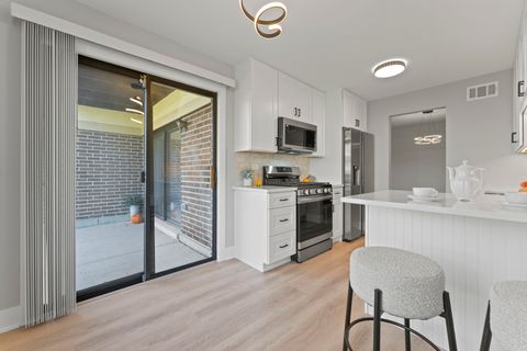 Tiny photo for 813 E Carriage Lane #5, Palatine, IL 60074 (MLS # 12507757)