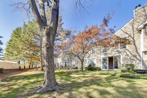 Tiny photo for 1303 CRANBROOK Court, Schaumburg, IL 60193 (MLS # 12512086)