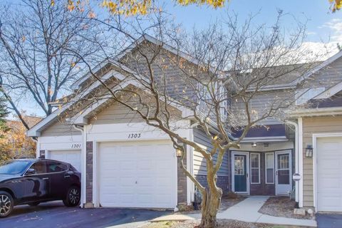 Photo of 1303 CRANBROOK Court, Schaumburg, IL 60193 (MLS # 12512086)