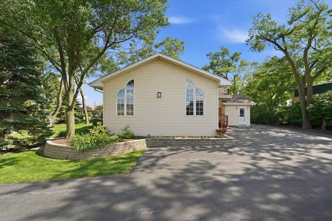 Tiny photo for 24 W 168th Street, South Holland, IL 60473 (MLS # 12681999)