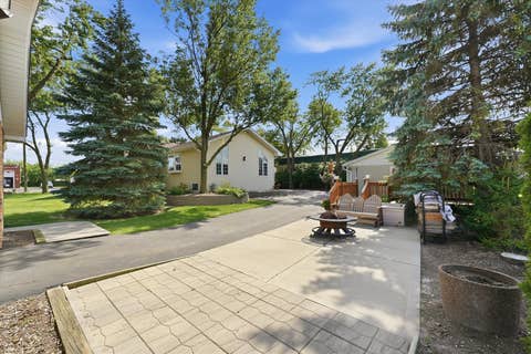 Tiny photo for 24 W 168th Street, South Holland, IL 60473 (MLS # 12681999)
