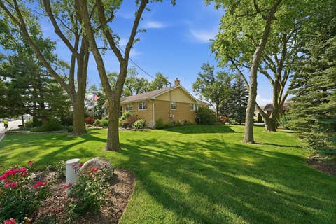 Tiny photo for 24 W 168th Street, South Holland, IL 60473 (MLS # 12681999)