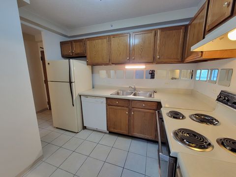 Tiny photo for 1800 Huntington Boulevard #AE615, Hoffman Estates, IL 60169 (MLS # 12493507)