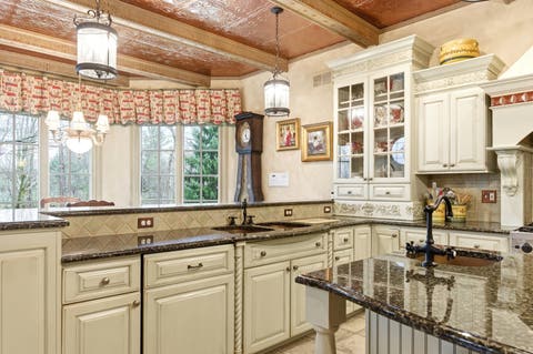 Tiny photo for 1317 Fox Glen Drive, St. Charles, IL 60174 (MLS # 12575785)