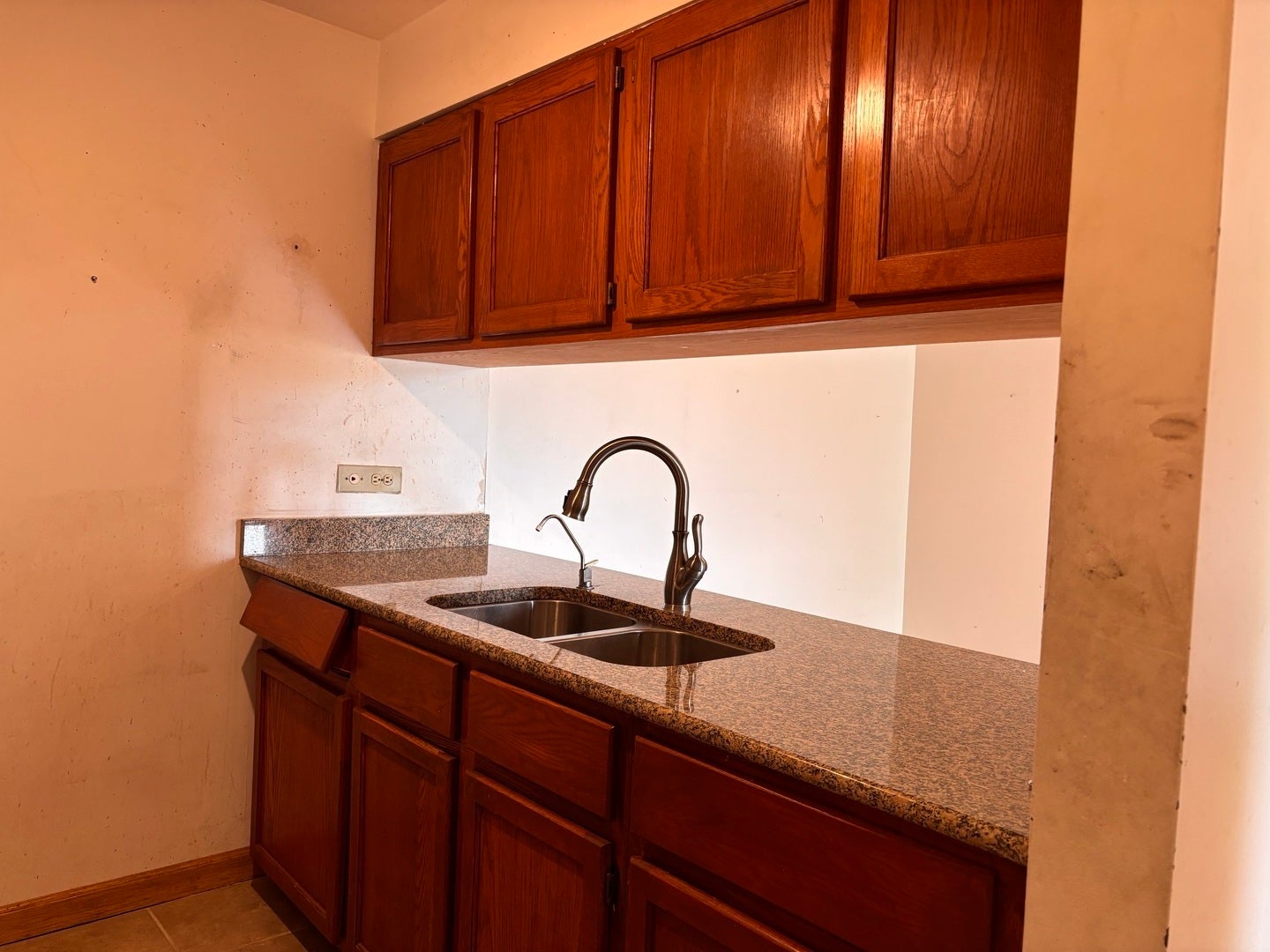 5241 James Lane 1123