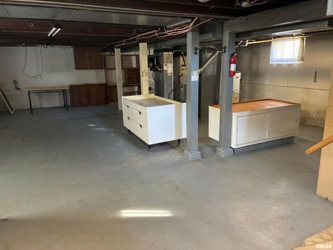 Tiny photo for 422 45TH Street, Moline, IL 61265 (MLS # QC4268899)