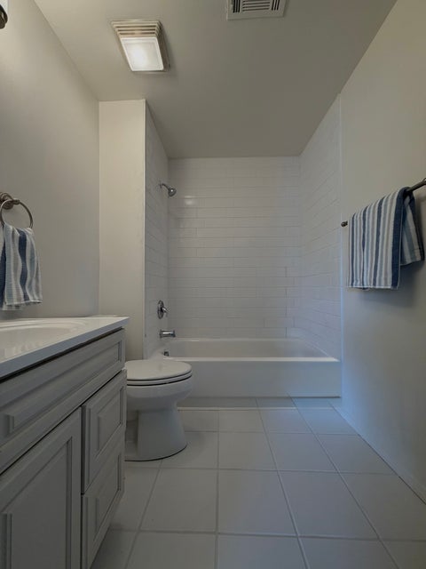 Tiny photo for 1956 N Hidden Creek Circle #3, Palatine, IL 60074 (MLS # 12680867)