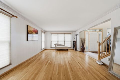 Tiny photo for 275 Farmhill Drive, Algonquin, IL 60102 (MLS # 12620341)