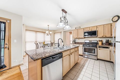 Tiny photo for 275 Farmhill Drive, Algonquin, IL 60102 (MLS # 12620341)