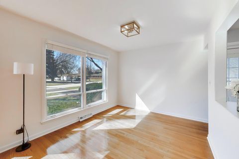 Tiny photo for 2316 Virginia Street, Park Ridge, IL 60068 (MLS # 12592701)