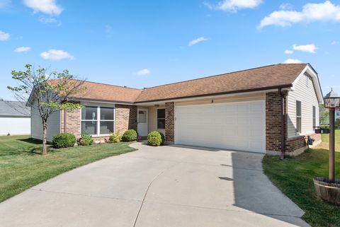 Photo of 8 Warwick Court, Streamwood, IL 60107 (MLS # 12492645)