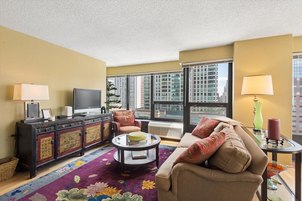 30 E Huron Street 2402