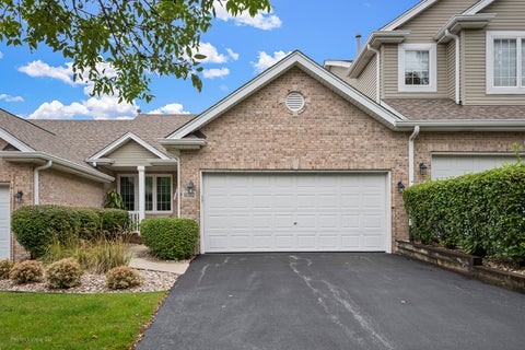 Tiny photo for 11512 Lake Shore Drive, Orland Park, IL 60467 (MLS # 12761664)