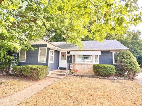 Photo of 712 S Ottawa Avenue, Dixon, IL 61021 (MLS # 12481602)