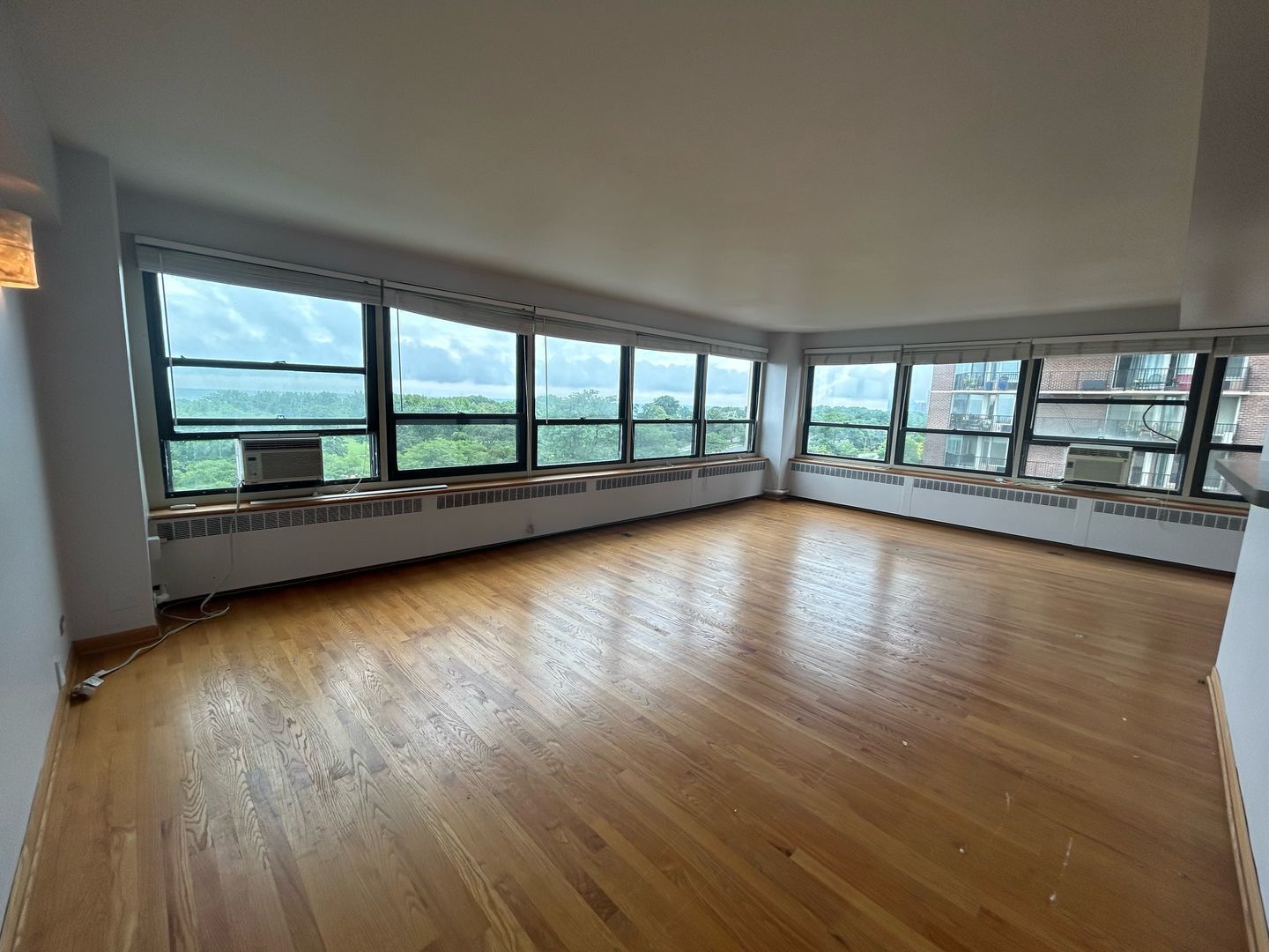 4180 N Marine Drive 405