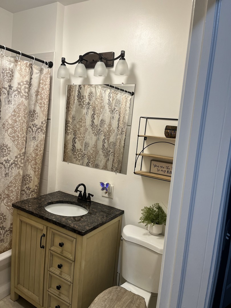 4920 W Monroe Street