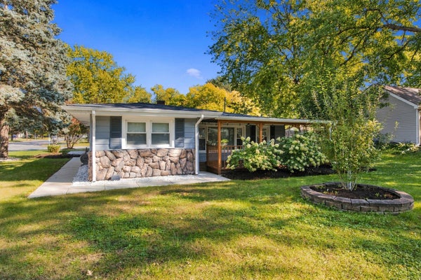 651 WESTGATE DR, AURORA, IL 60506 - Image a3fdb9448b5df82ee8a7288175058e7a/2116624131