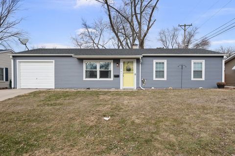 Photo of 933 34th Avenue, East Moline, IL 61244 (MLS # 12548077)