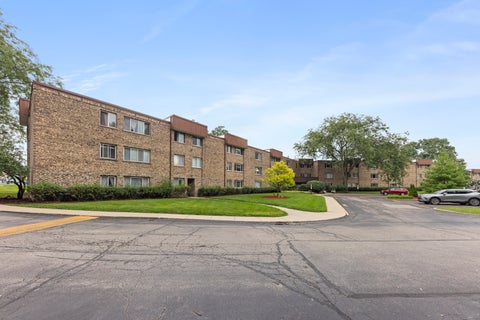 Tiny photo for 2600 Brookwood Way Drive #209, Rolling Meadows, IL 60008 (MLS # 12729662)